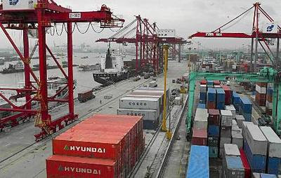 上海港上半年集裝箱吞吐量超釜山，經(jīng)濟(jì)縱橫彰顯上海貿(mào)易新動(dòng)能